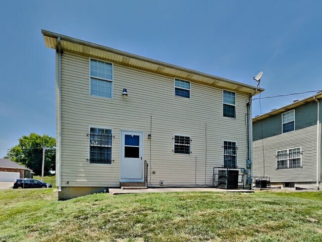 Building Photo - Charming 4-Bed, 2-Bath Home in Kansas City with Garage