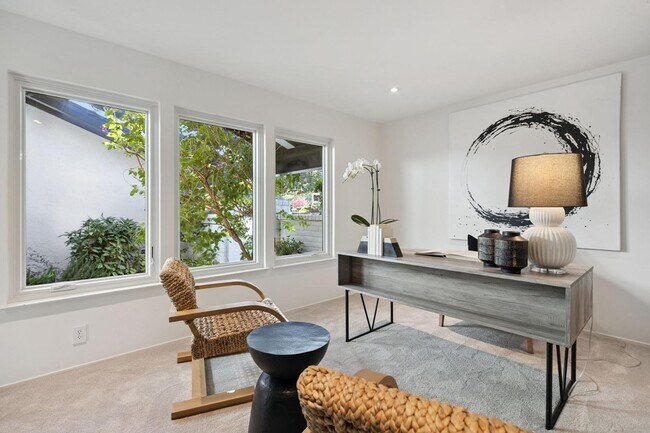 Building Photo - 6 Friars Ln