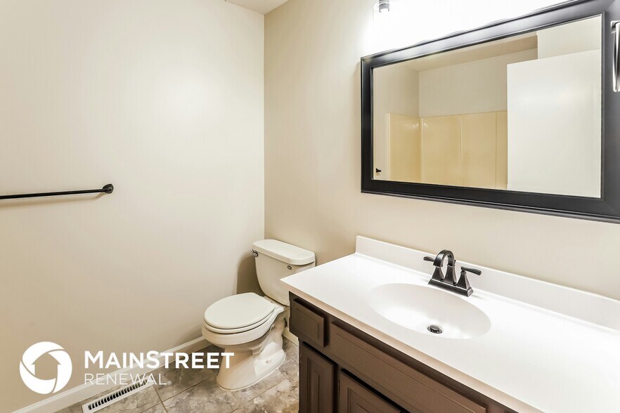 Building Photo - 810 Rowell St