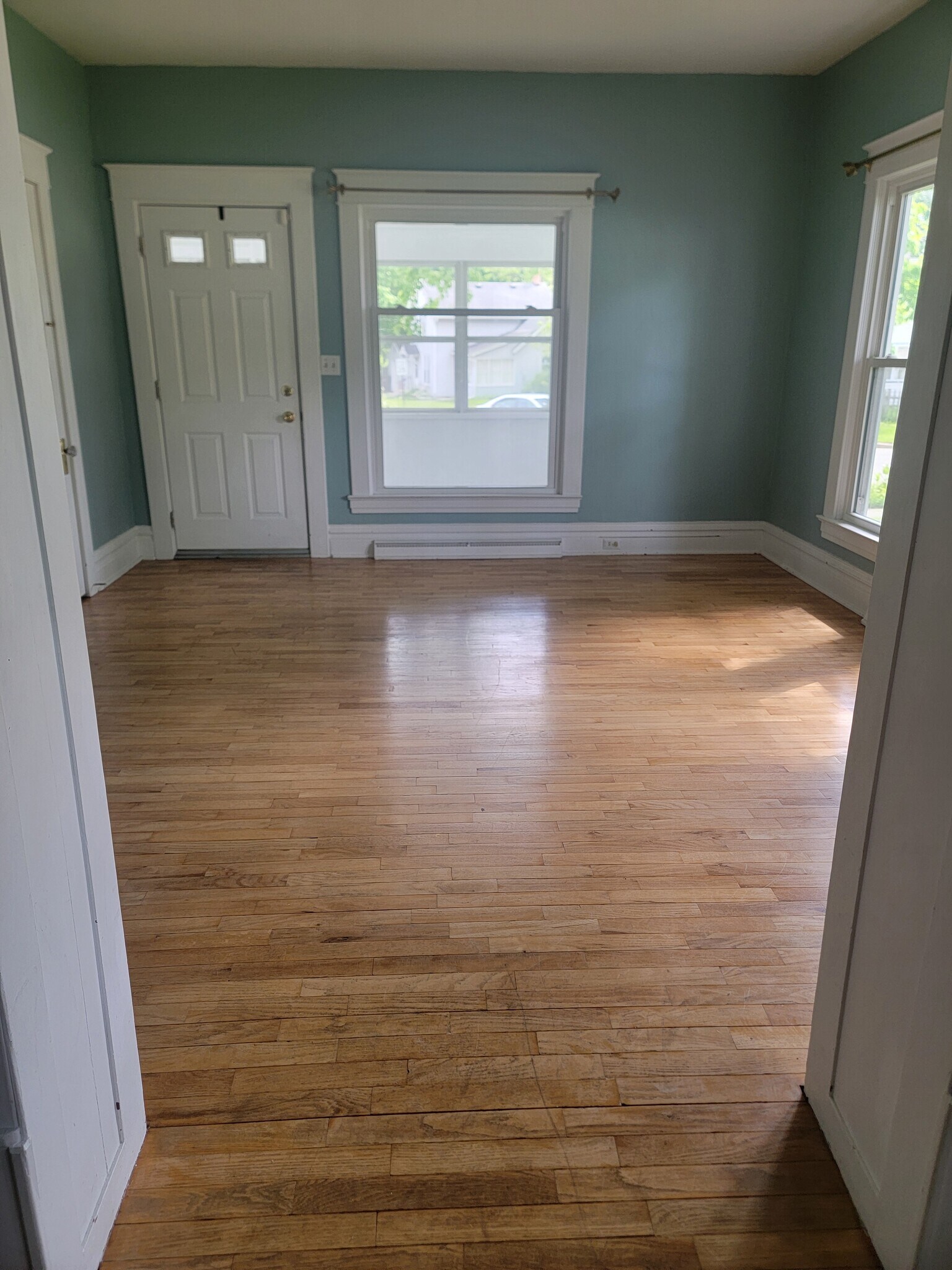 Living room - 134 W Spruce St