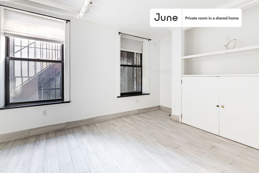 Building Photo - Room in Shared 4 bed/2 bath home