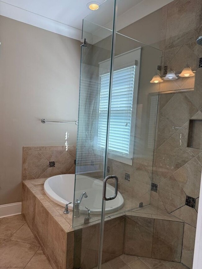 Building Photo - Lexington -Saluda River Club-Offering Self Guided Tour with RENTLY!