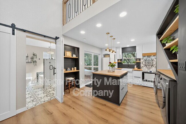 Building Photo - 9115 Timber Ranch