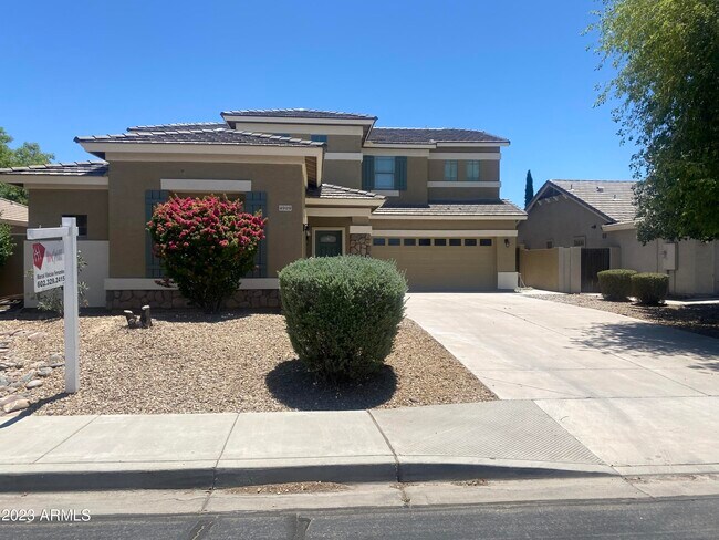 Building Photo - 4909 E Colonial Dr