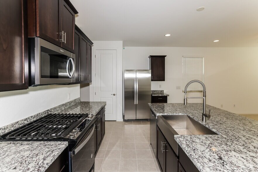 Building Photo - 4417 S 110th Ave