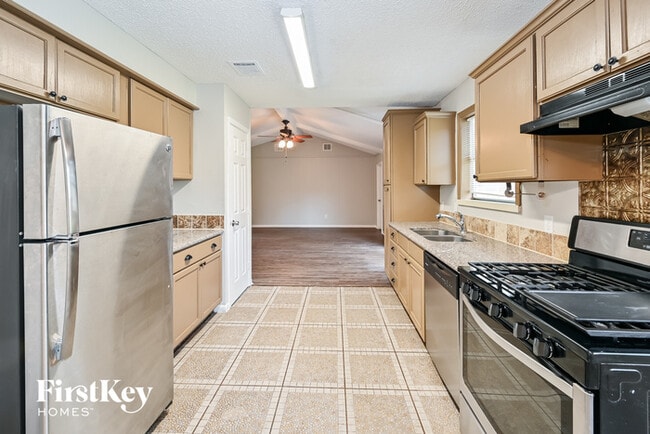 Building Photo - 13706 Oleoke Ln