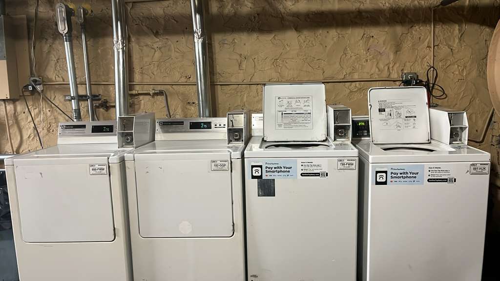 Building Photo - 7320 Kennedy Blvd