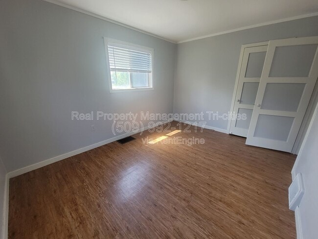 Building Photo - 312 Goethals Dr