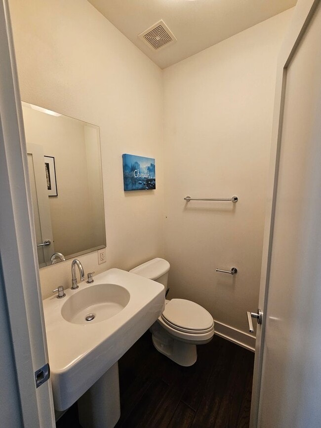 Building Photo - MOVE IN SPECIAL! 1/2 OFF FIRST MONTH'S REN...