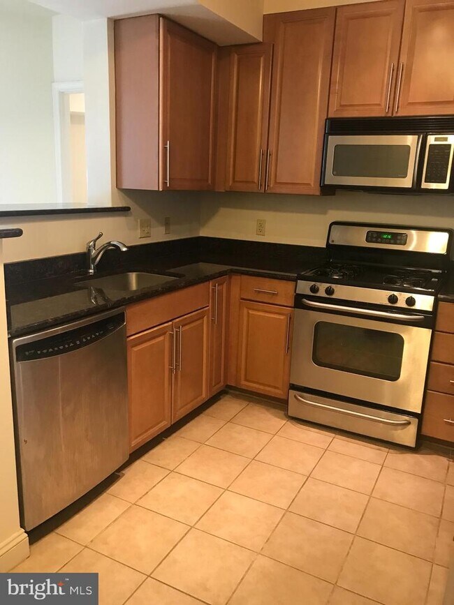 Building Photo - 11760 Sunrise Valley Dr