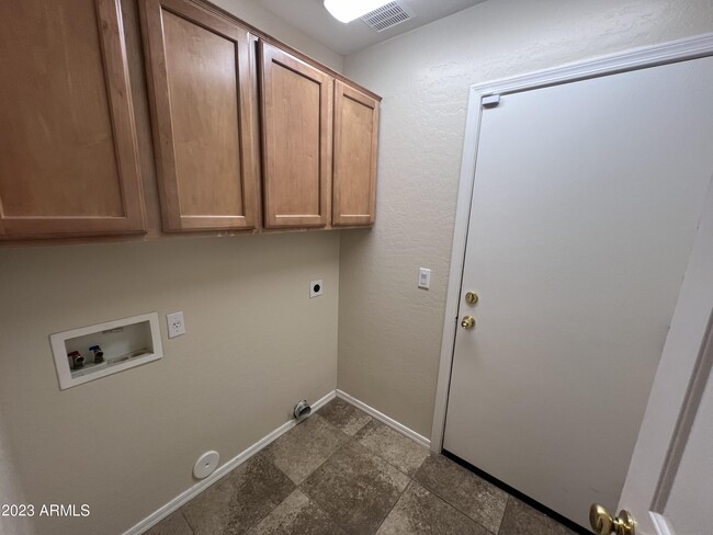 Building Photo - 17284 W Mohave St