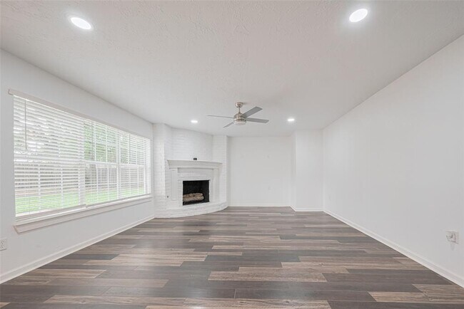 Building Photo - 5303 Lookout Mountain Dr