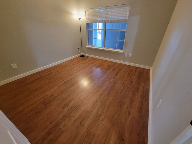 Building Photo - Fabulous Remodeled 2 bedroom , 2 bath Remodeled Condo in Country Club Greens