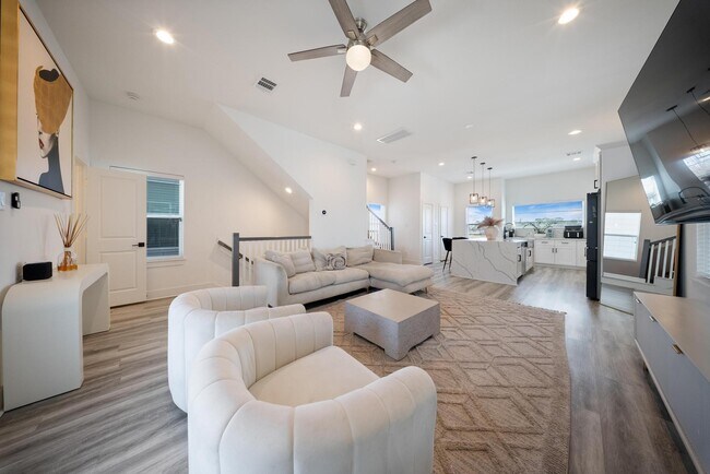 Building Photo - 1102 Paul Quinn St