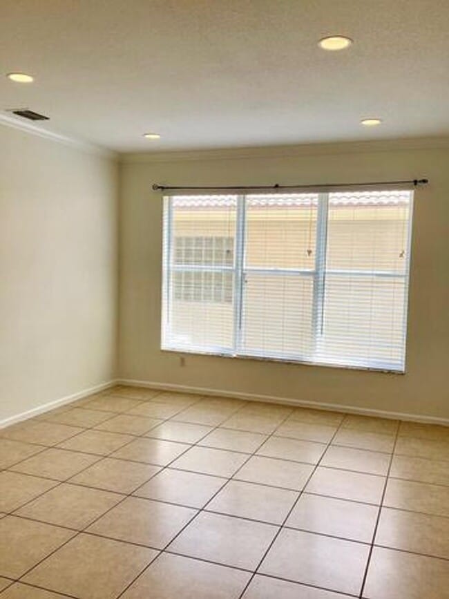 Building Photo - 5045 Nautica Lake Cir