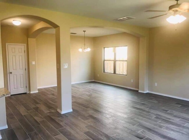 Building Photo - 1002 Larvotto Loop