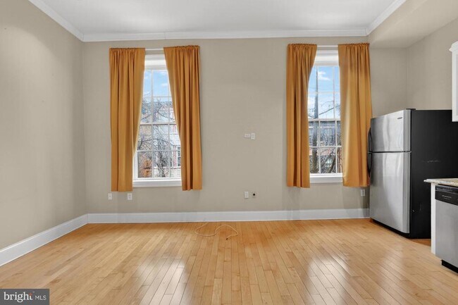 Building Photo - 1708 Pine St