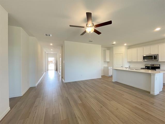 Building Photo - 510 Macdonald Wy