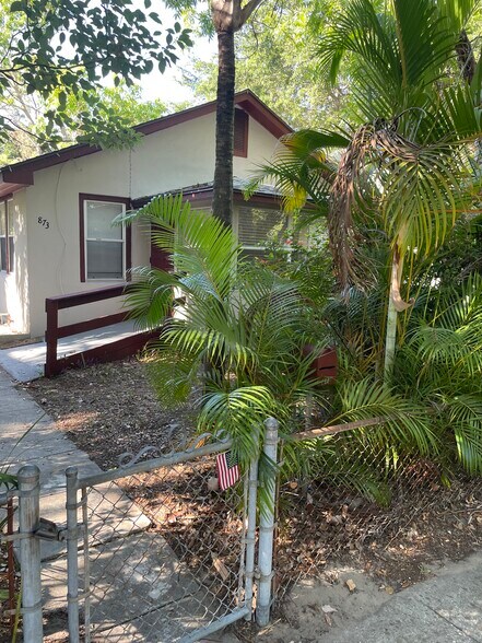 Building Photo - 873 10th Ave S