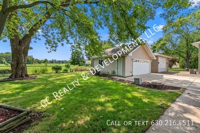 Building Photo - 1123 Duxbury Ln