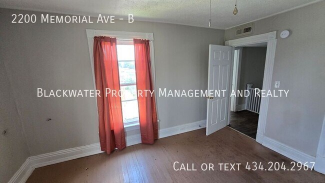Building Photo - 2200 Memorial Ave