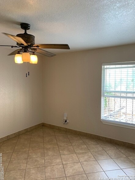 Building Photo - 1750 W Craig Pl