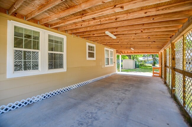 Building Photo - 1613 Mulcahy St