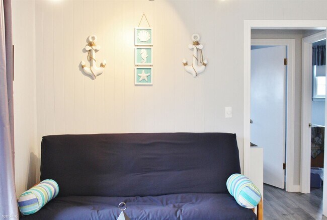 Building Photo - 2 br, 1 bath House - ACADEMIC RENTAL SEPT ...