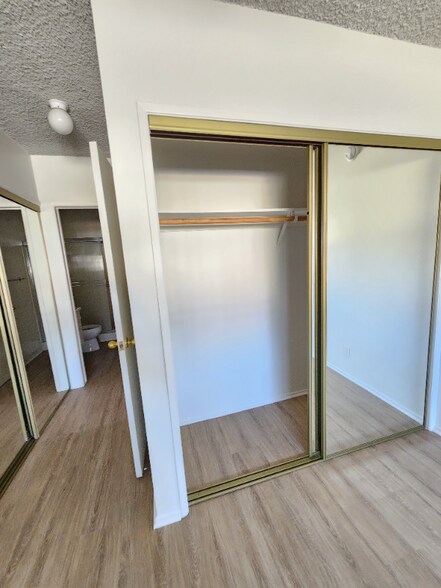 Building Photo - 4350 Troost Ave