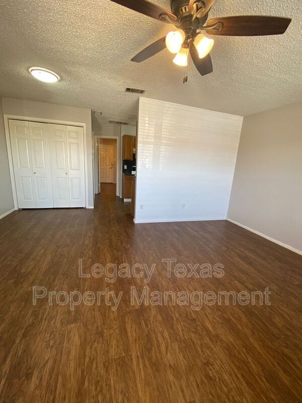 Building Photo - 1409 W Kilpatrick St