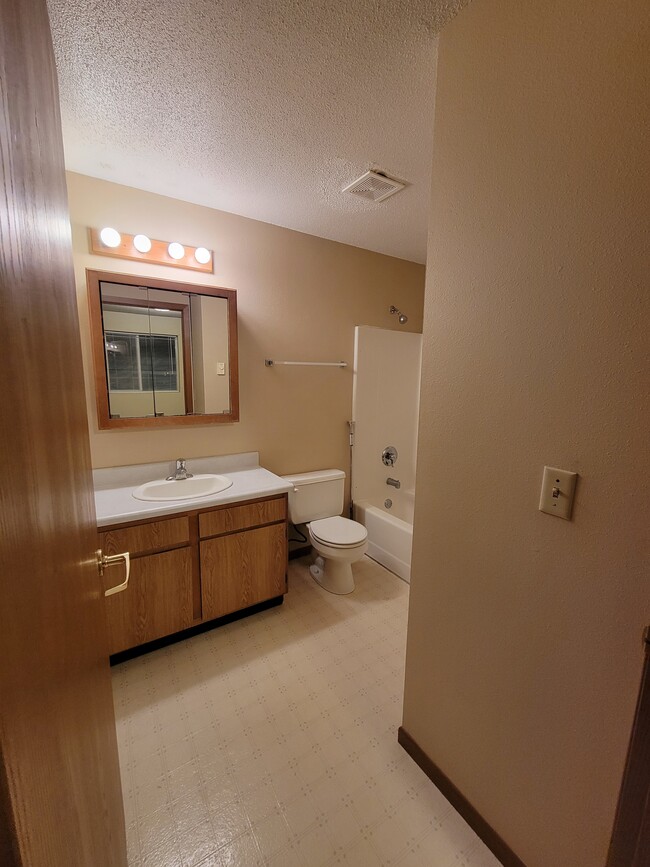 Building Photo - 8th & 8th Apartments