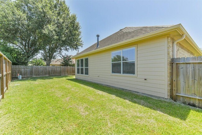 Building Photo - 2922 Lemmingham Dr