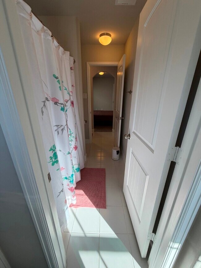 Building Photo - 4610 Center St