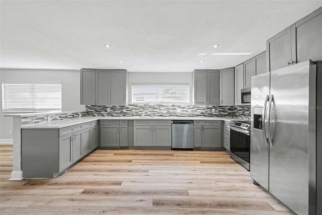 Building Photo - 8902 El Portal Dr