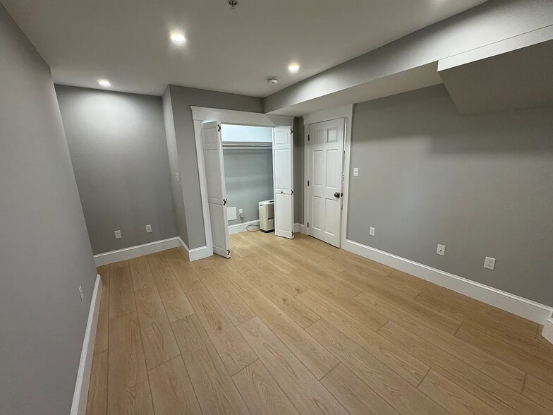 Building Photo - 86 Orchard St