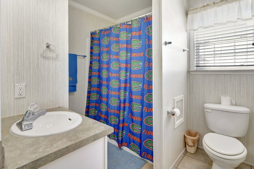 Building Photo - 4730 Almar Dr