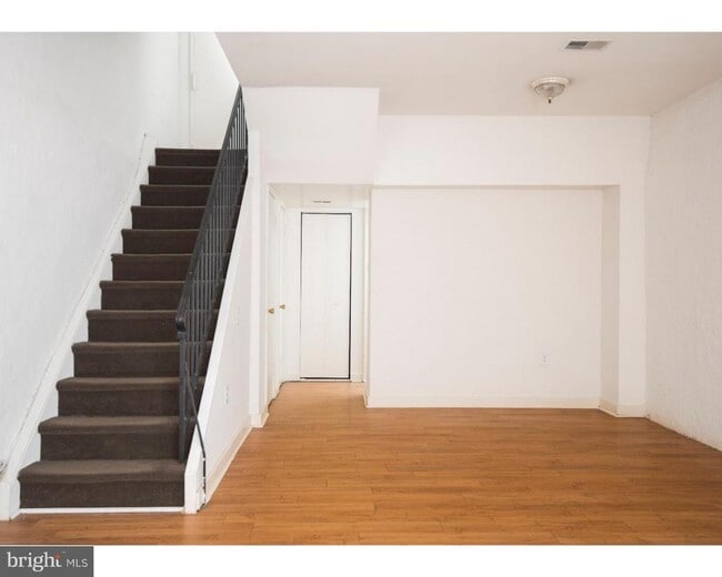 Building Photo - 2031 South St