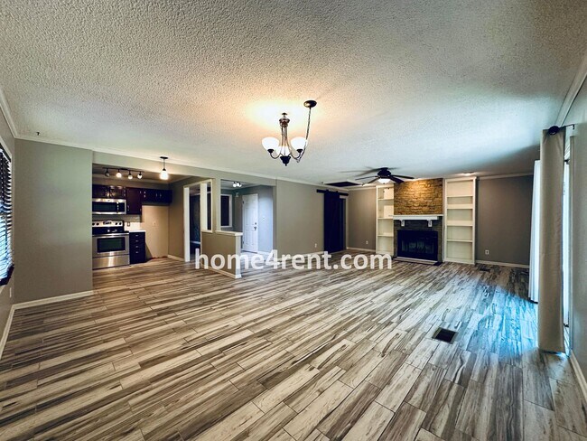 Building Photo - Overland Park Ranch w/ Wood Floors, Update...