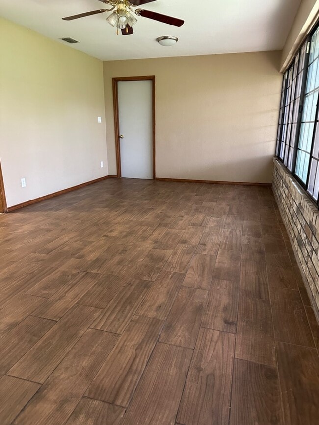 Building Photo - 2729 Palmer Dr