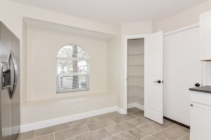 Building Photo - 538 Beth Ann St