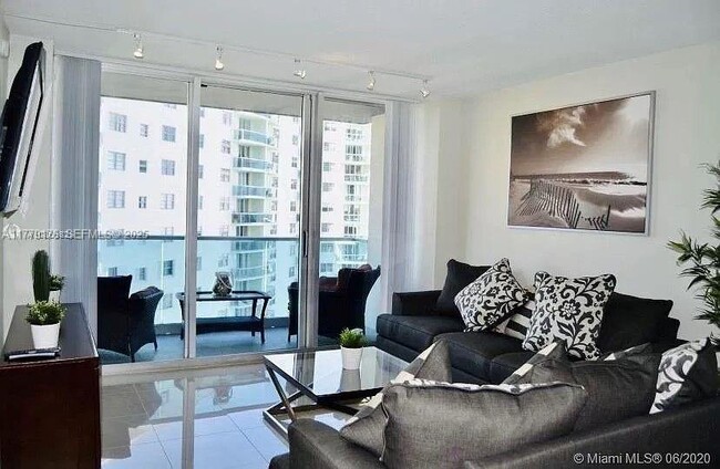 Building Photo - 4001 S Ocean Dr