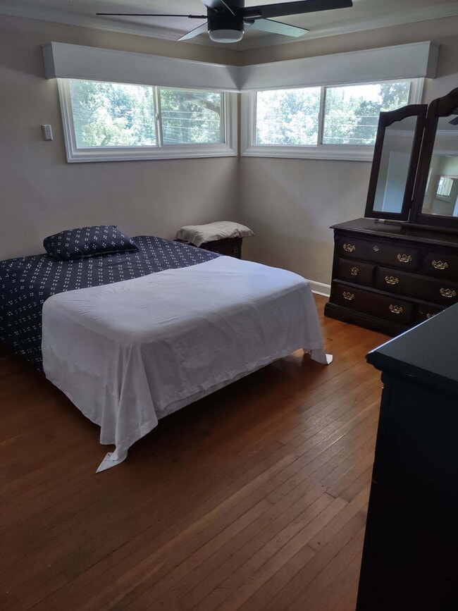 Building Photo - Furnished Charming 1-Bedroom with Private On-Suite Bathroom in Pfafftown!