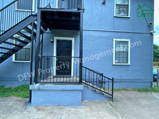 Building Photo - 1603 Voirin Rd