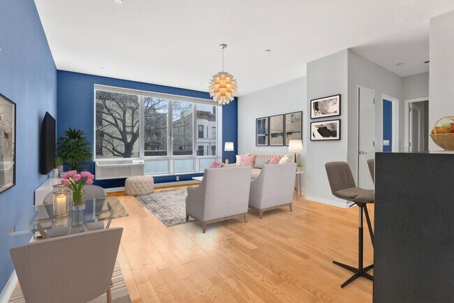 Building Photo - Superb Spacious and Sunlit 1 Bedroom Condo