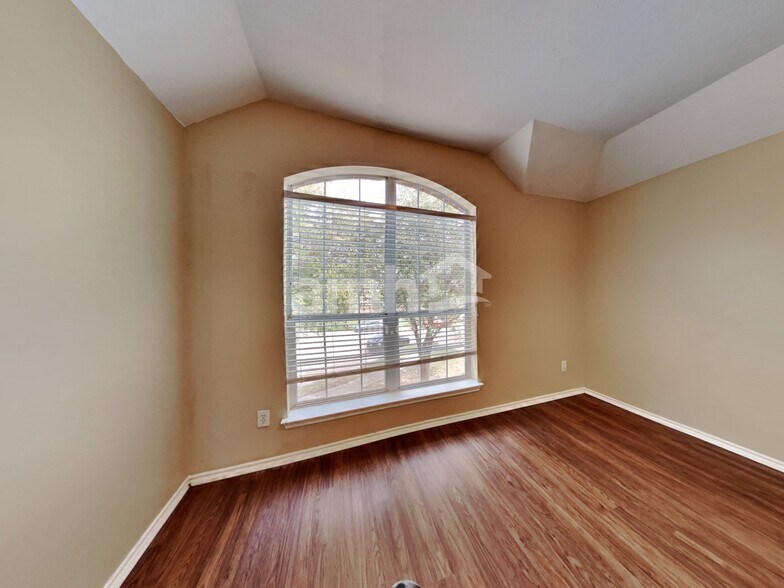 Building Photo - 26004 Castle Meadow Ln