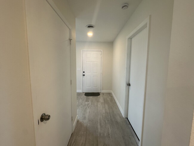 Building Photo - Beautiful 2-bedroom, 2-bathroom in Rotonda...