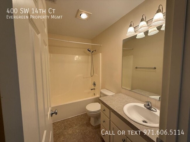 Building Photo - 400 SW 14th Ct