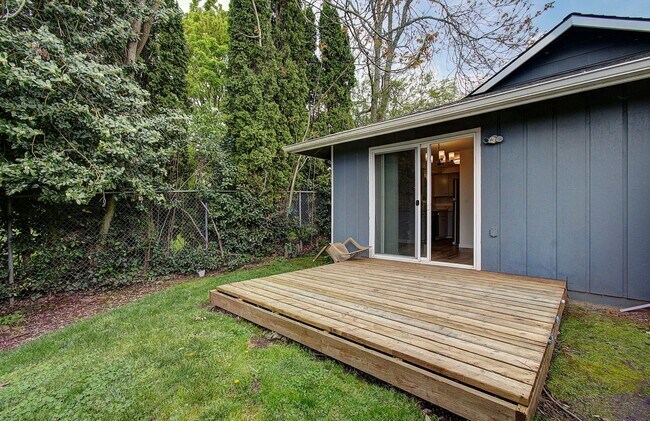 Building Photo - Heenan 2918-2920