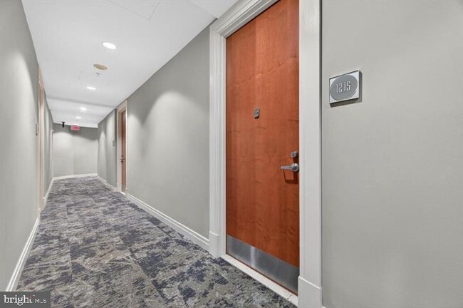 Building Photo - 811 4th St NW