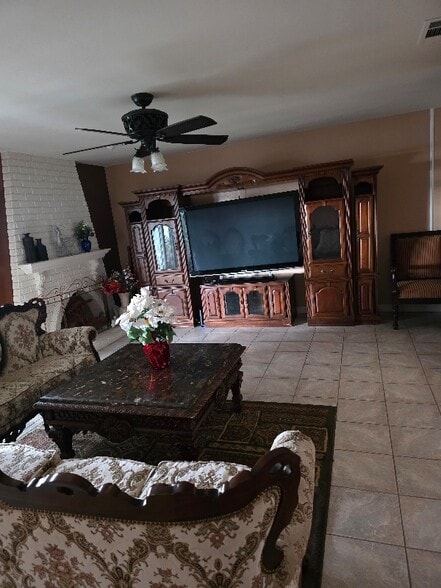 Building Photo - 3154 Luxurious Highland Home